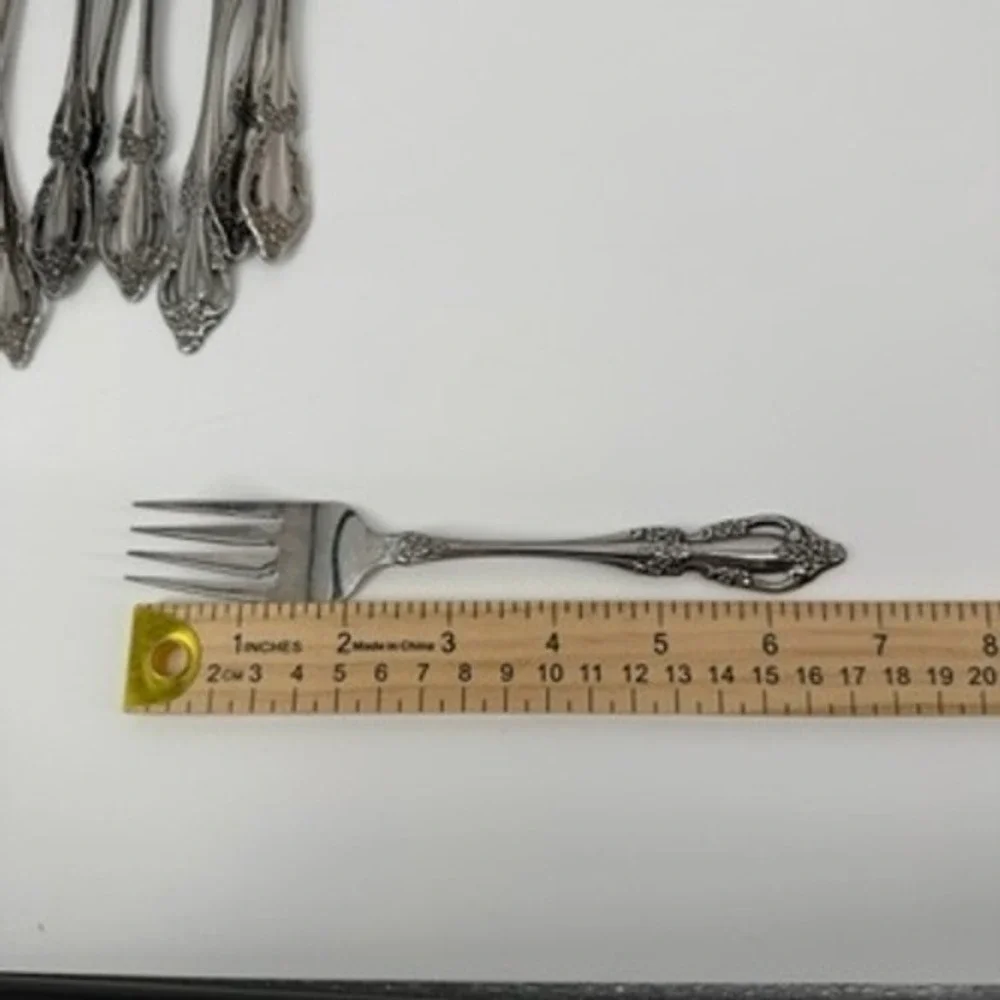 Oneida Raphael Stainless Flatware 15 Piece Set Pierced Knives Forks‎ Spoons